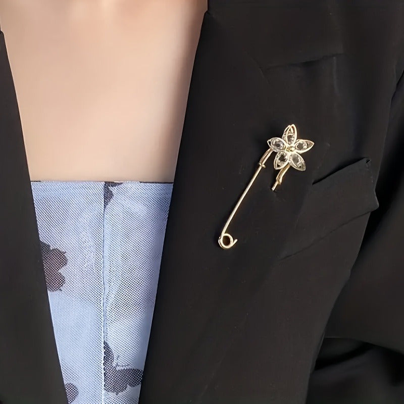 35 ta nafis turli xil brosh pinlar to'plami, metalldan yasalgan, kiyimlar, sviterlar, shlyapalar va sumkalarga bezak qo'shish uchun modaga mos keladigan notekis shakllar bilan. Minimalist va shik ko'rinishdagi aksessuarlar to'plami.