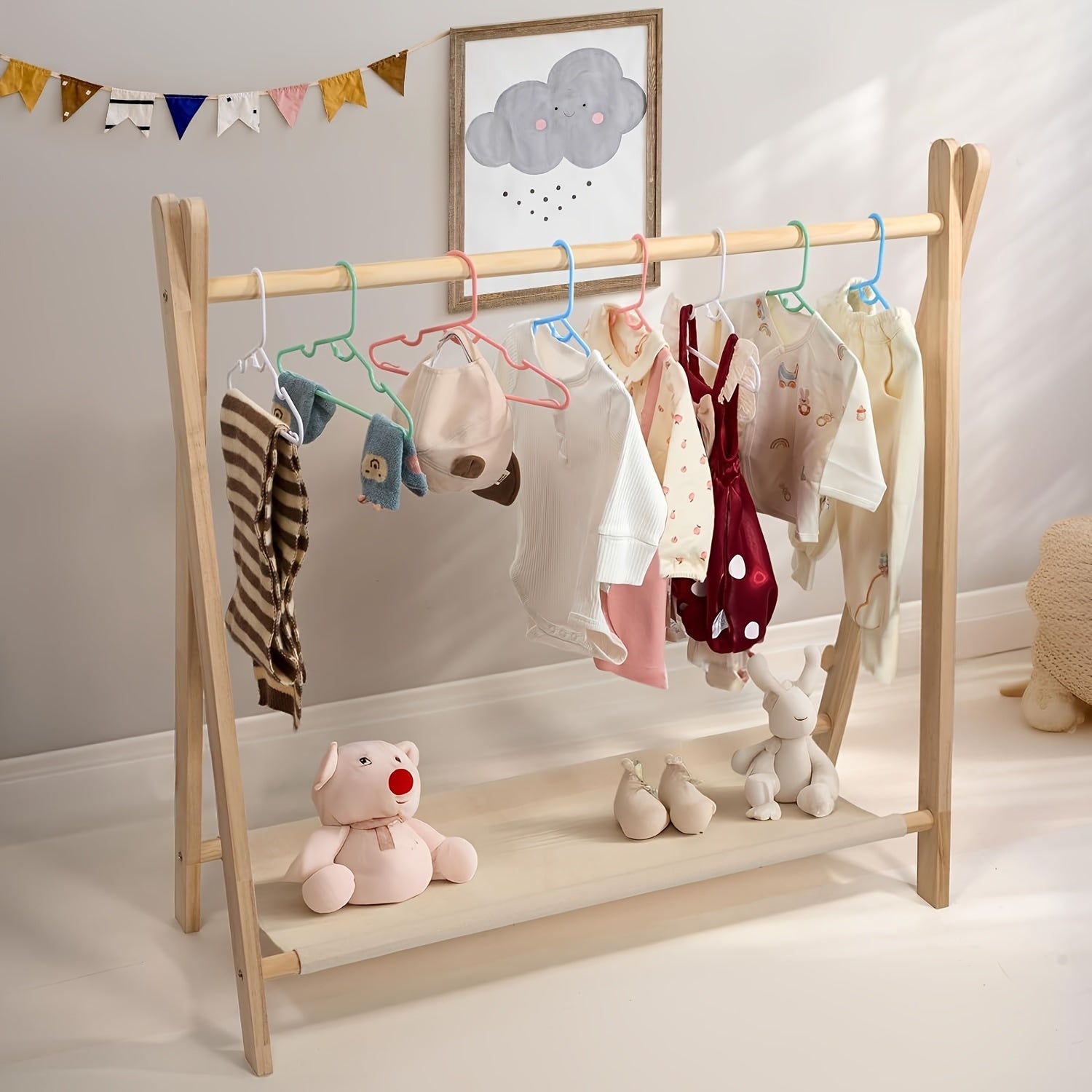 60/100 Piezas de perchas de plástico coloridas para organización de armario, apilables, antideslizantes, con hombros