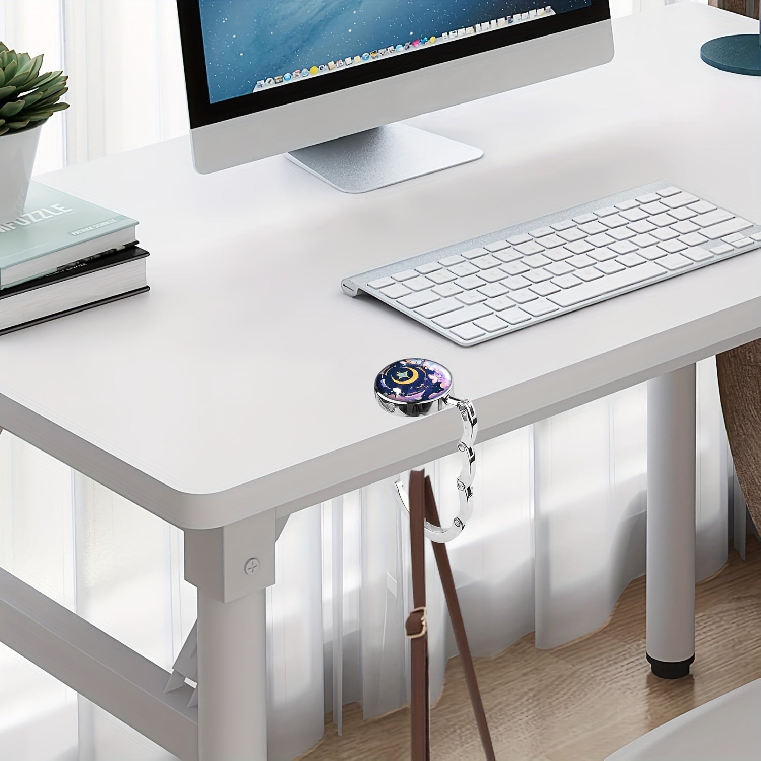 Moon Flower Anime Zinc Alloy Portable Bag Hook, Folding Purse Hanger for Handbags