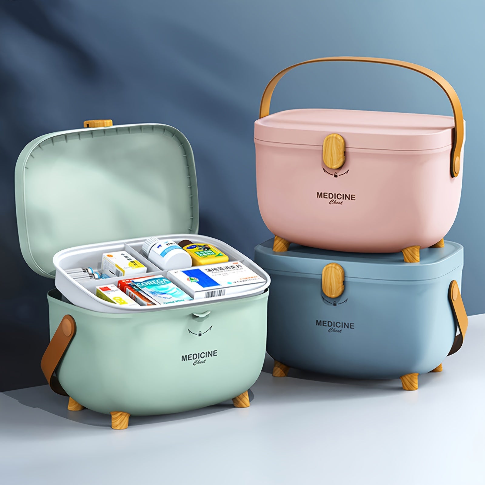 Uy va sayohat uchun qulay tutqichi bo'lgan keng ko'lamli ko'p qatlamli dori tashkilotchisi. Changdan himoyalangan, uy jihozlarini tartibga solish uchun portativ saqlash yechimi.