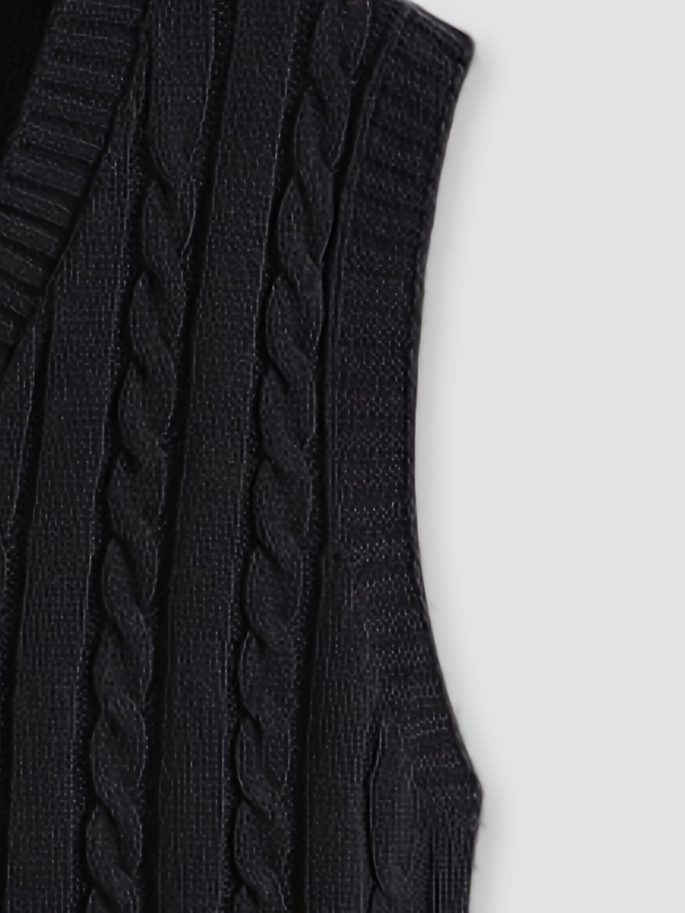 Erkaklar uchun engil qora kabel to'qilgan sviter vesti, yozgi/qishki mavsumga mos keladigan, V-shaklidagi, yengsiz pullover, akril matodan tayyorlangan. Shuningdek, katta o'lchamlarda ham mavjud.