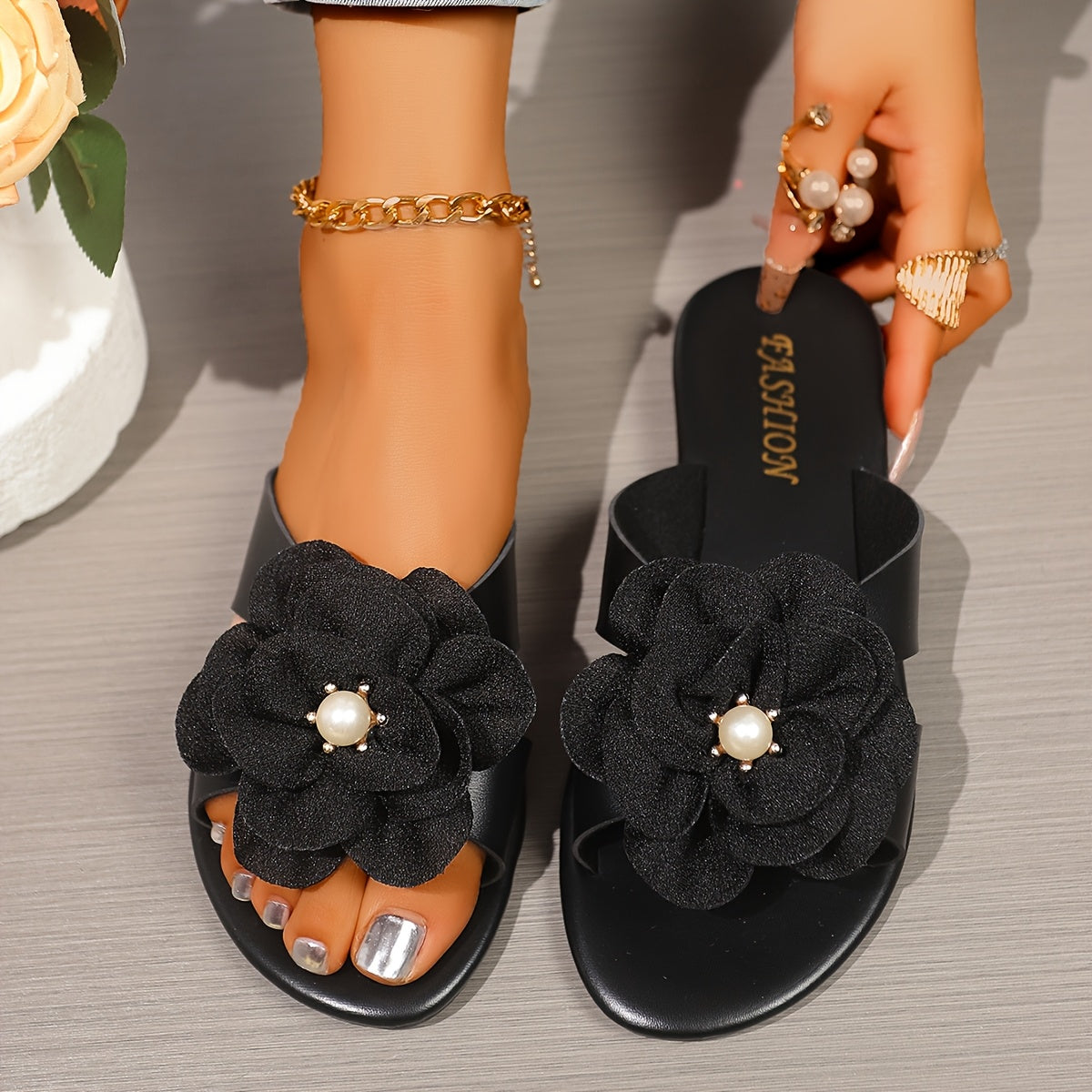 Women's Floral Slippers with Anti-Slip Soft Sole and Platform for Outdoor Use