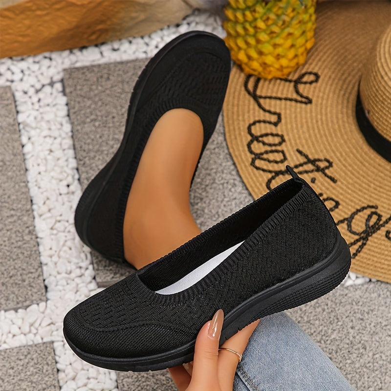 Ayollar uchun Slip-On sport poyabzali nafas oluvchi mato tekis anti-slip taglik butun kun davomida qulaylik