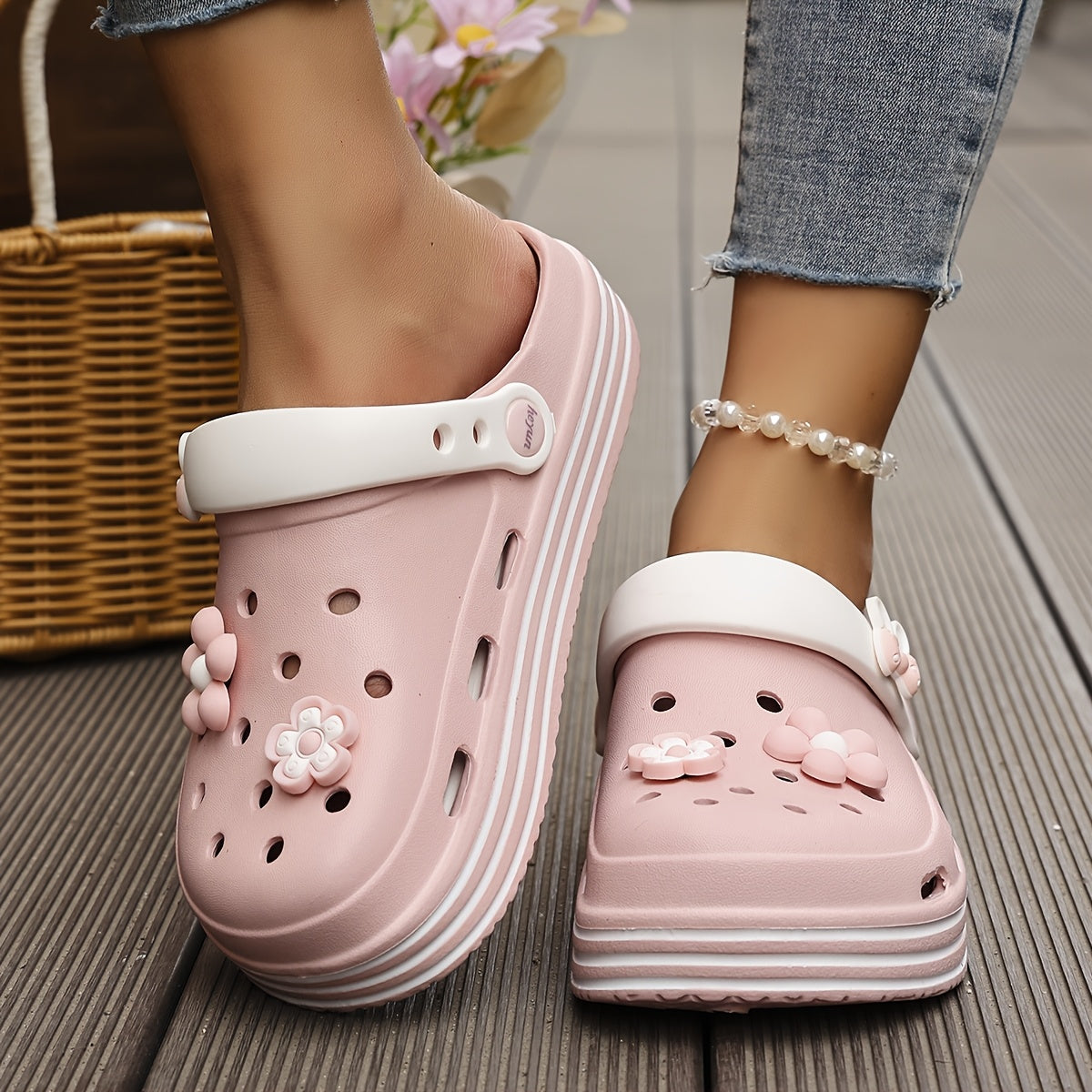 Women's Breathable Thick-Soled Clogs Slip-On Garden Beach Indoor Shoes