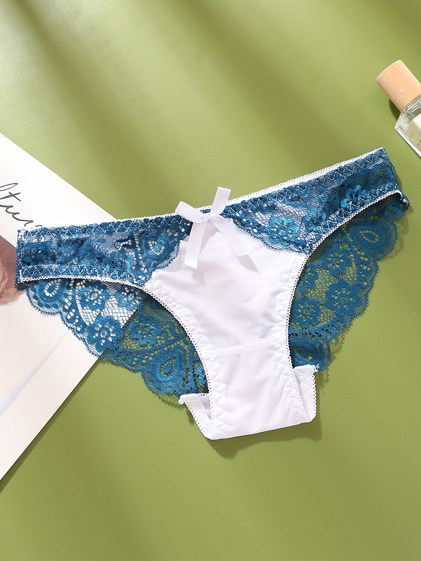 Women's Lace Color-Blocking Romantic Sexy Lingerie Set with Bra and Panties