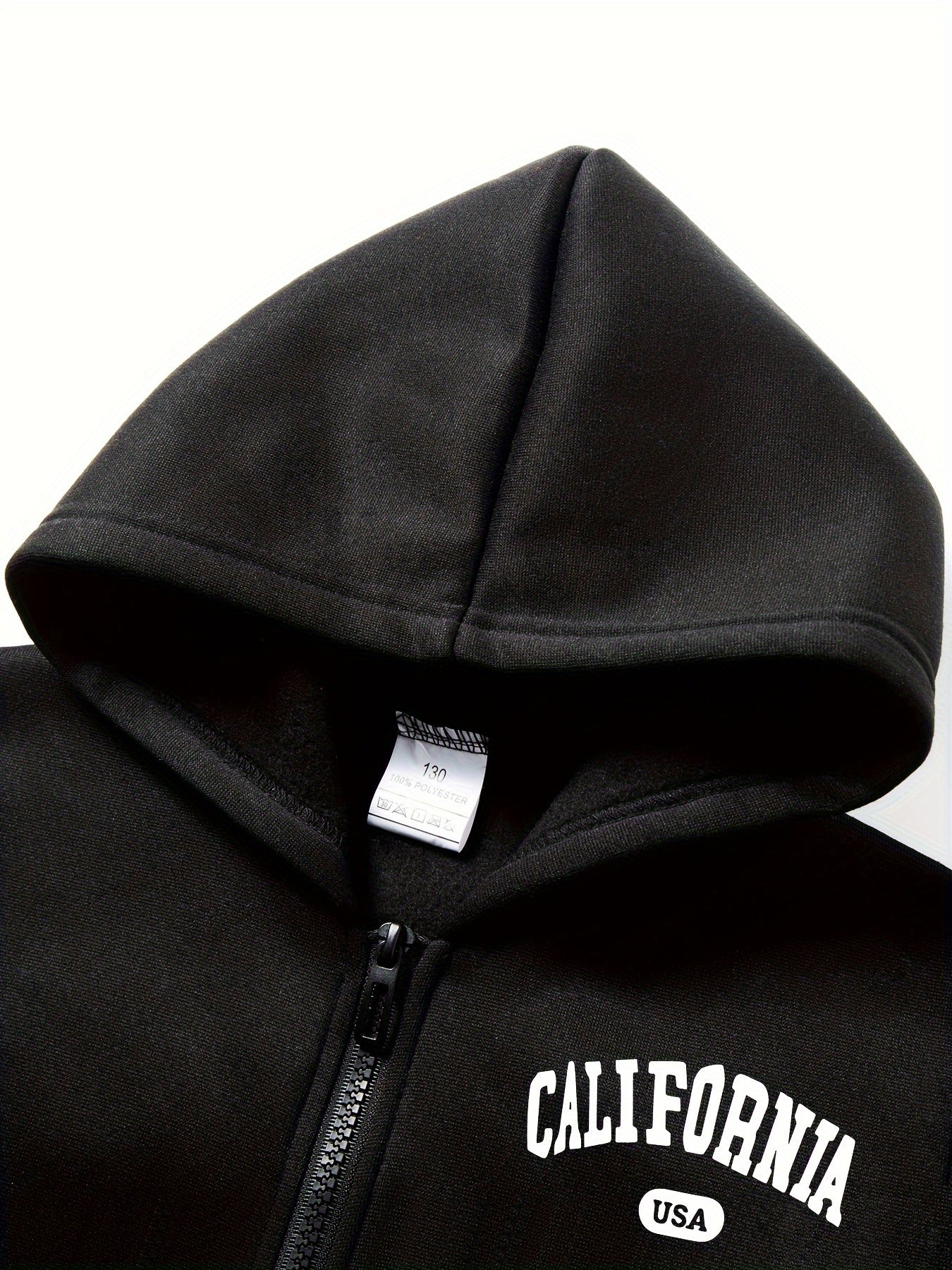 Bolalar uchun 2 qismli bir rangli kapüşonli kofta va sport shimlari to'plami kuz/qish uchun mukammaldir. Qulay to'qilgan polyester matodan tayyorlangan, zip tafsiloti va kapüşon bilan ta'minlangan. Kundalik kiyish uchun ideal.