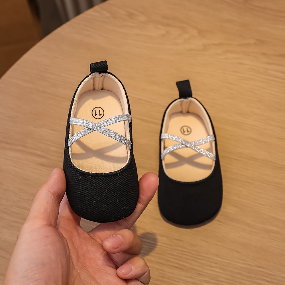 Блестящие слипоны для малышей с мягкой подошвой, нескользящие для комфортной ходьбы весной/осенью.