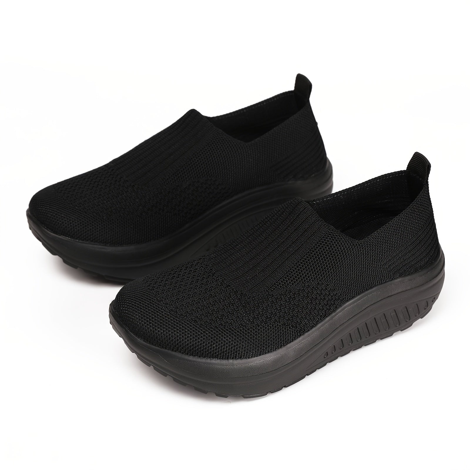 Ayollar uchun tarmoqli slip-on sportkasi yengil, kundalik yozgi poyabzal bej