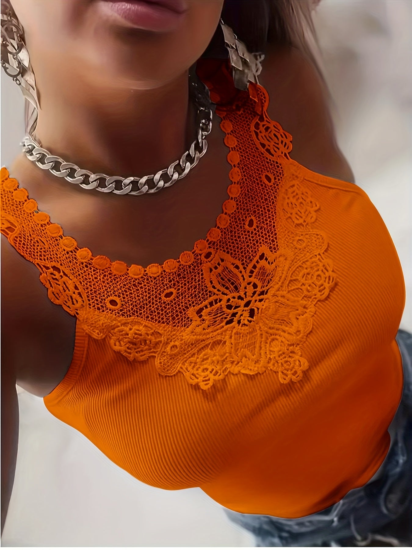 Топ без рукавов для женщин больших размеров с кружевной отделкой, полупрозрачная летняя блузка