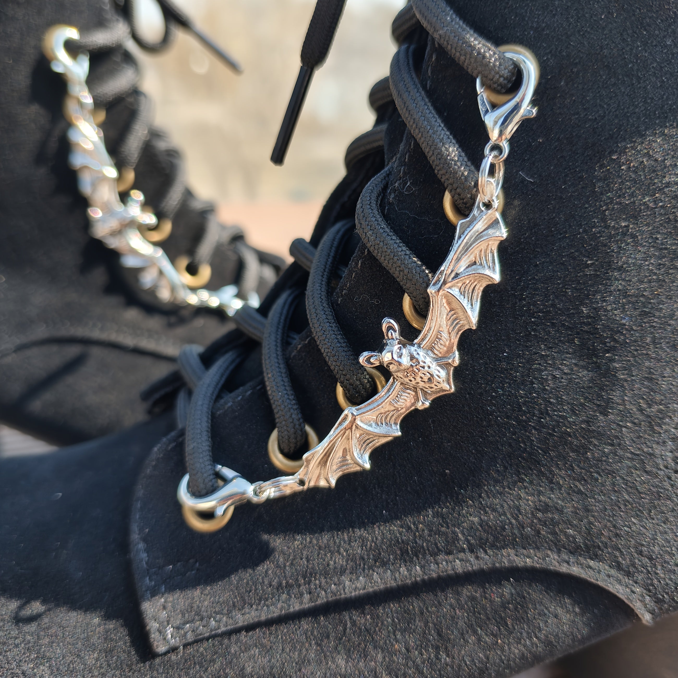 Women Gothic Shoe Charms 2pcs Bat Wing Love Letter Lace Chain Zinc Alloy