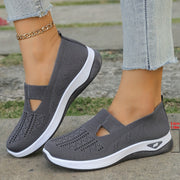 Ayollar uchun oq slip-on kundalik sport poyabzali nafas oladigan qulay