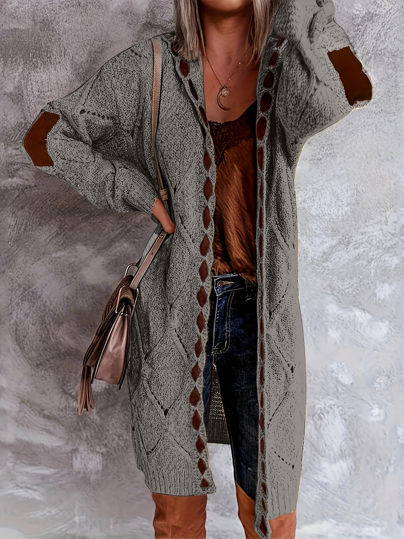 Ayollar uchun katta o'lchamli qopqog'li kardigan sviter, sun'iy tugmalar va raglan ko'kraklar bilan