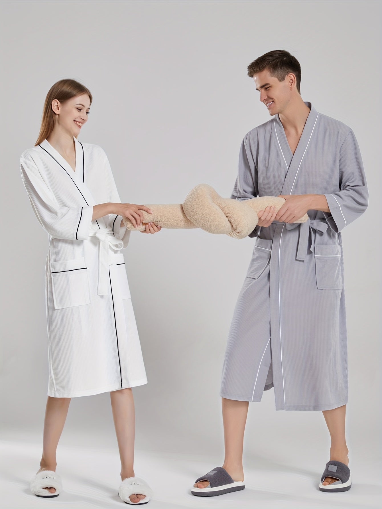 Unisex Japanese-Style Waffle Weave Bathrobe with Pockets and Belt for All-Season Comfort