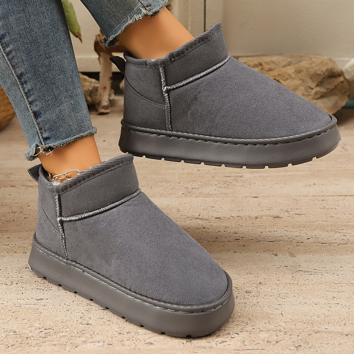 Women's Winter Snow Boots Casual Slip-On Warm Fabric Indoor Outdoor Shoes