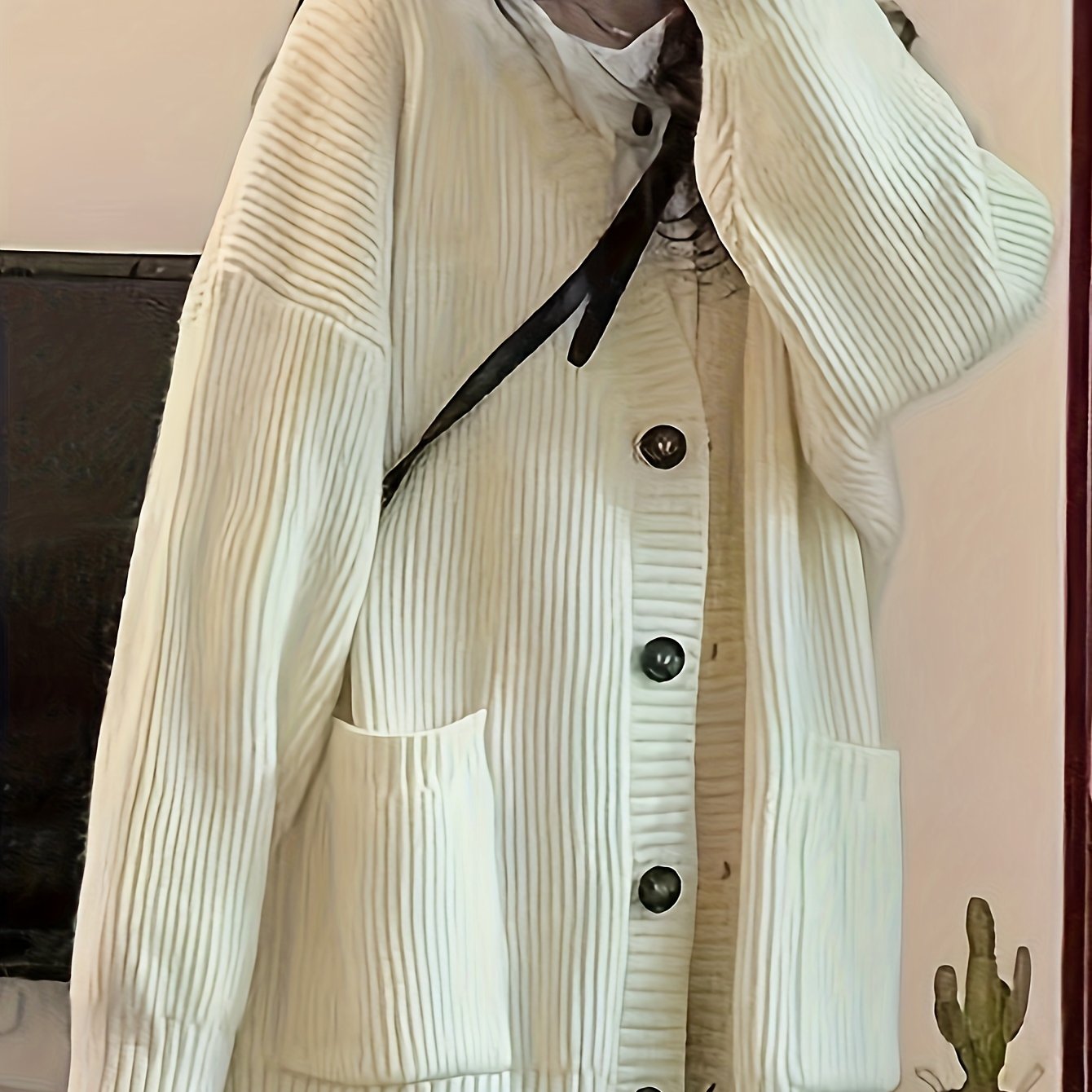 Klassik V-shaklidagi kardigan, tugmachali old qismi va cho'ntakli, kuz va qish ayollar kiyimlari uchun