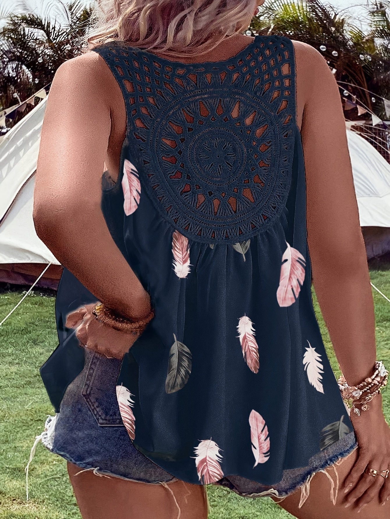 Топ без рукавов с V-образным вырезом, темно-синий с цветочным принтом большого размера, с кружевными вырезами для повседневной летней носки