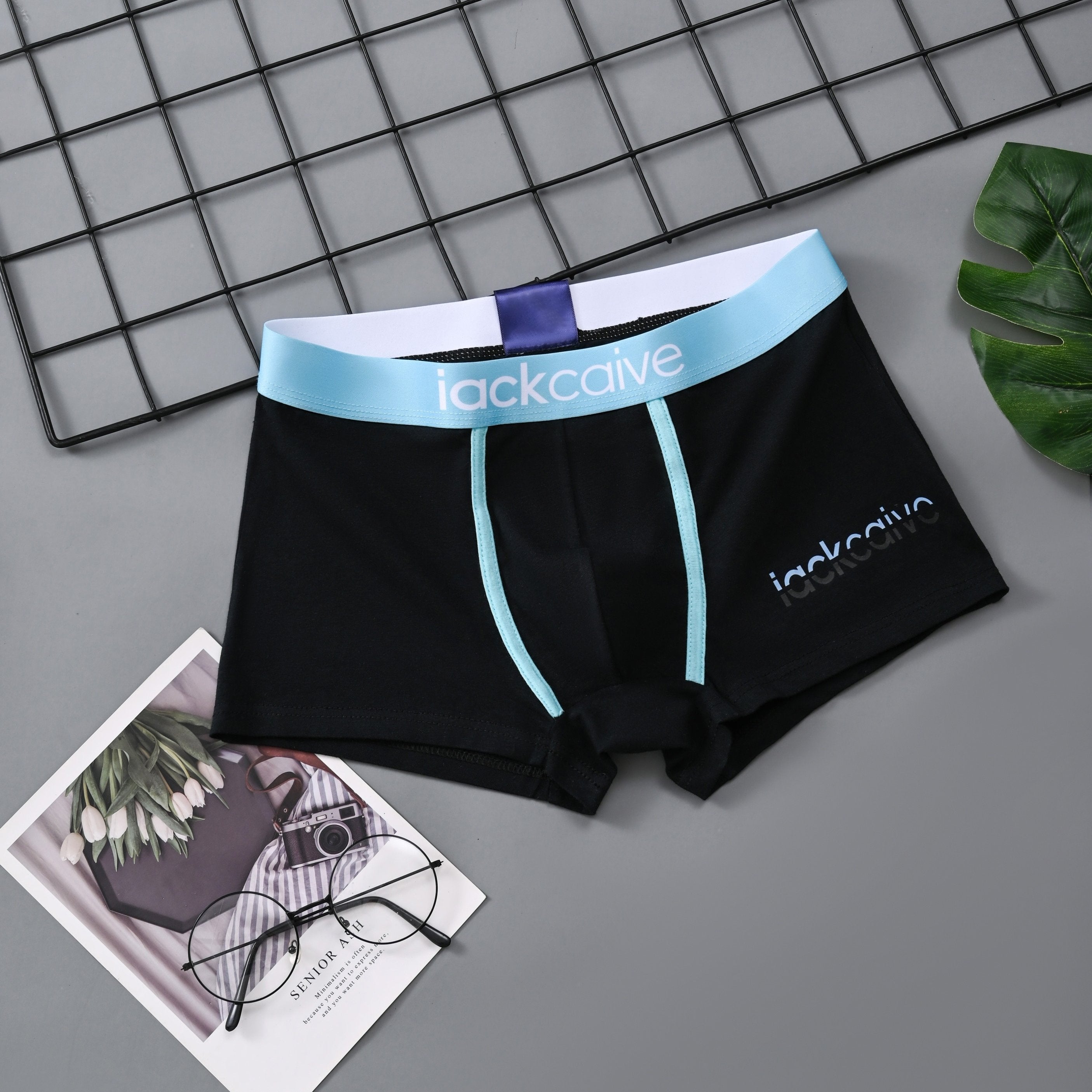 Erkaklar uchun turli uslublar va ranglarda yuqori sifatli paxta boxer shortlari.