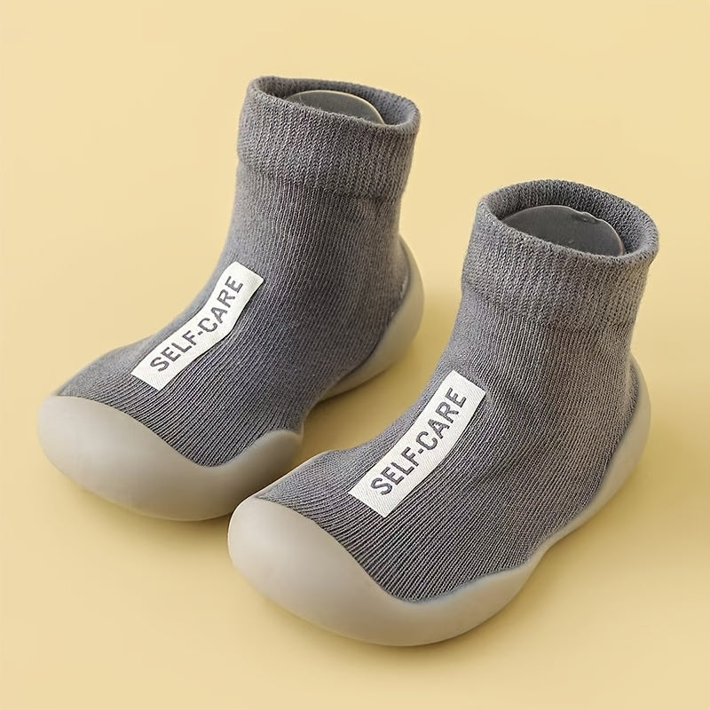 Kichkina bolalar uchun qattiq kauchuk taglikli, toʻqilgan va bir rangli, oyoq kiyimlari uchun yopiladigan, bolalar va qizlar uchun polni himoya qiluvchi qattiq poyabzal