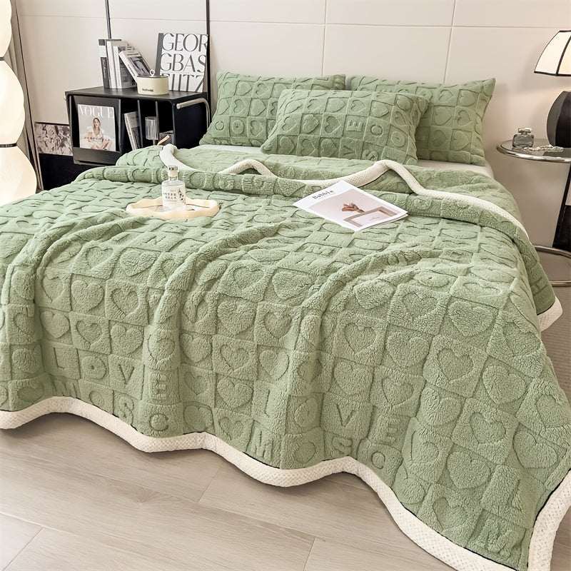 Manta de felpa con patrón de corazón acogedor 100% poliéster suave para sofá, cama, viajes y camping
