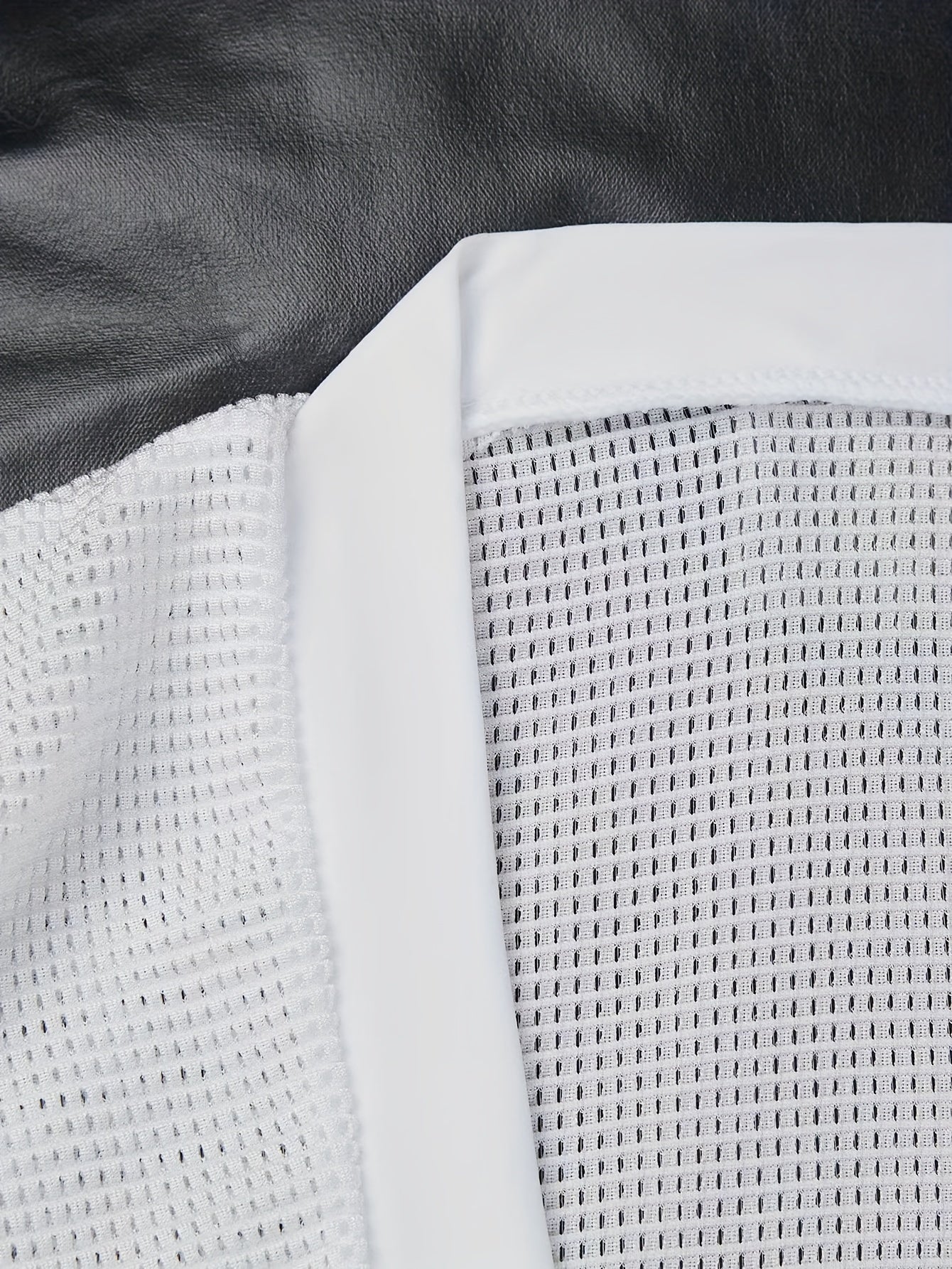 Ayollar uchun shaffof V-shaklidagi plyaj koftasi - 90% poliamid, 10% elastan, ozgina cho'ziladigan barcha mavsumlar uchun to'qilgan mato, bir rangda, nafas oladigan quyoshdan himoya.