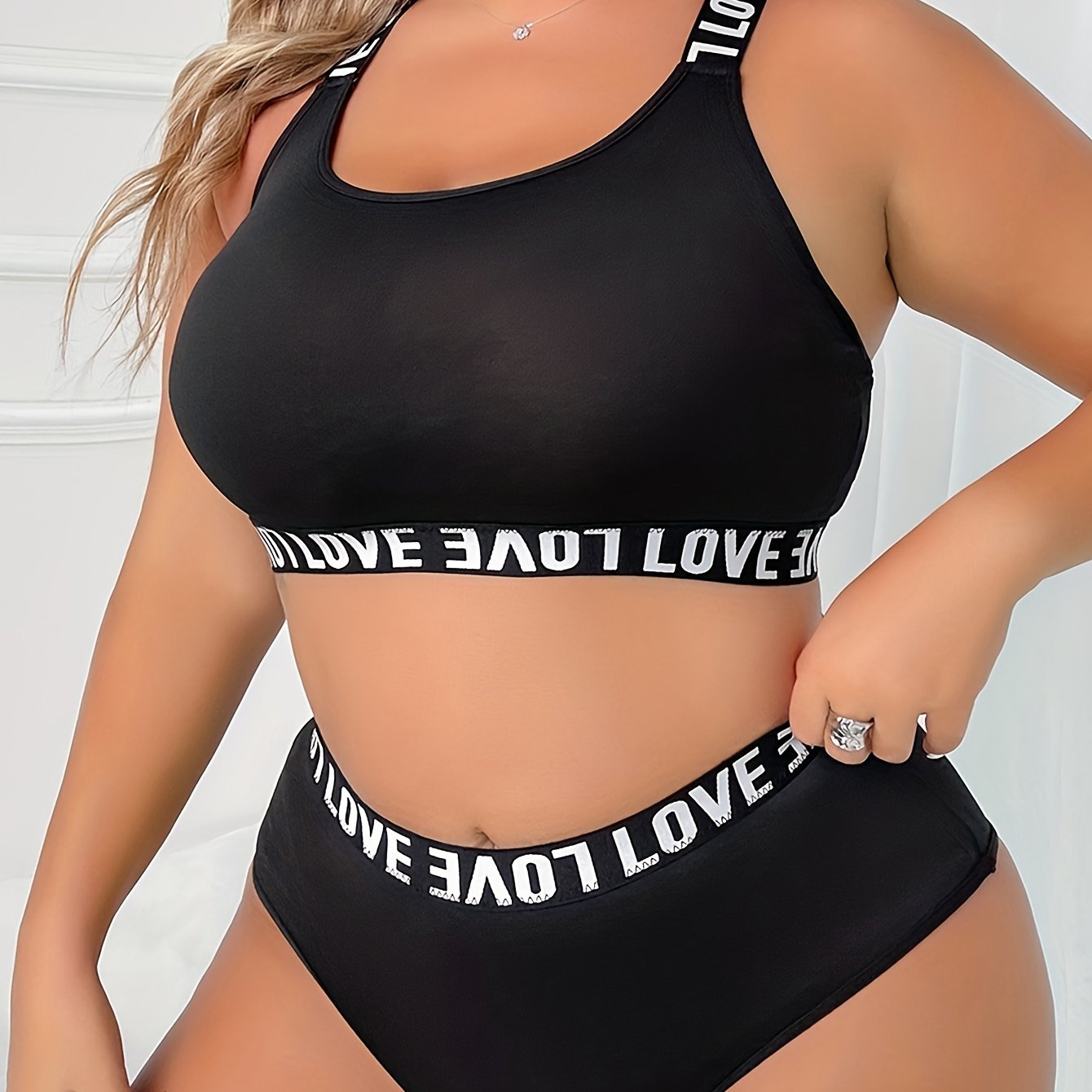 Plus o'lcham Love Printed Bralette va yuqori belli shartlar to'plami, trikotaj polyester