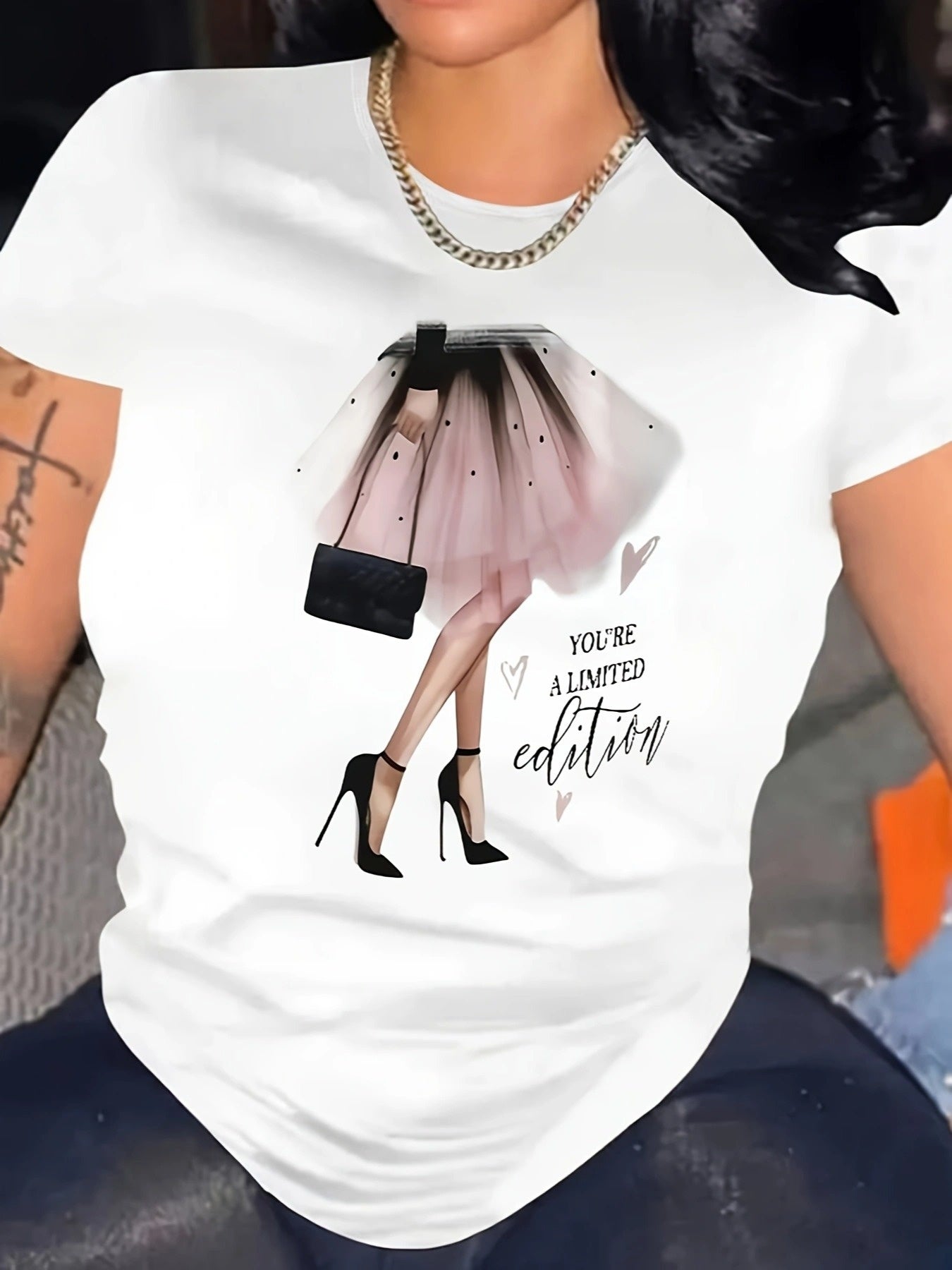 Women's Plus Size White Short Sleeve T-Shirt with Graphic Print, Comfortable Fit