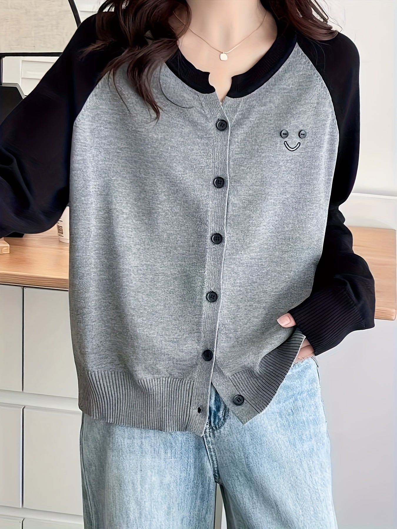 Plus Size Women Color-Blocking Knit Cardigan With Embroidery