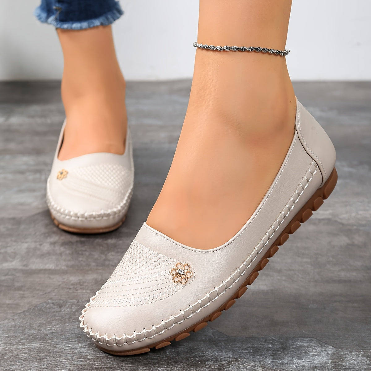 Women's Slip-On Flats With Floral Embellishments Synthetic Upper Cushioned Sole