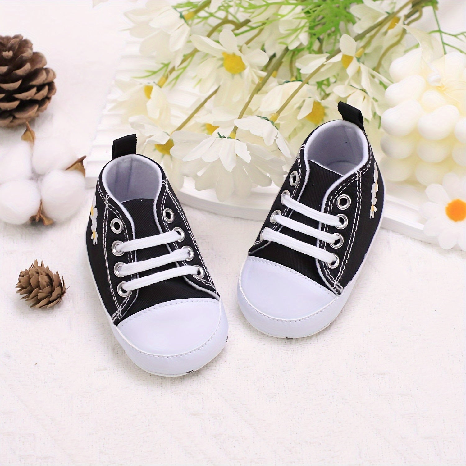 Baby Girls Embroidered Daisy Sneakers Lightweight Non-Slip Canvas Shoes for All Seasons