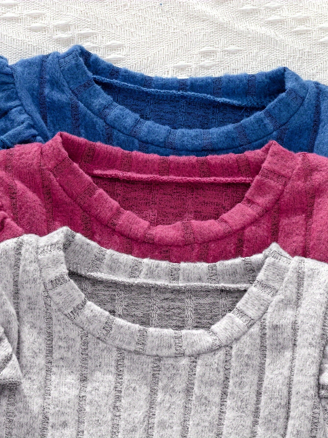 Conjunto de pantalones con campana de manga larga para niñas con accesorios de oreja de madera para primavera y otoño