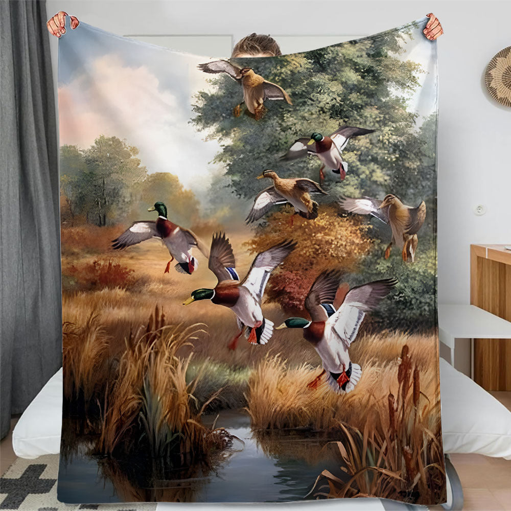 Duck Hunting Pond Flannel Throw Blanket Hypoallergenic All-Season Travel Camping Polyester