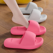 Ayollar paxtadan tayyorlangan ochiq barmoqli shippaklar, yumshoq taglik bilan, yozgi plyaj, bir rangli