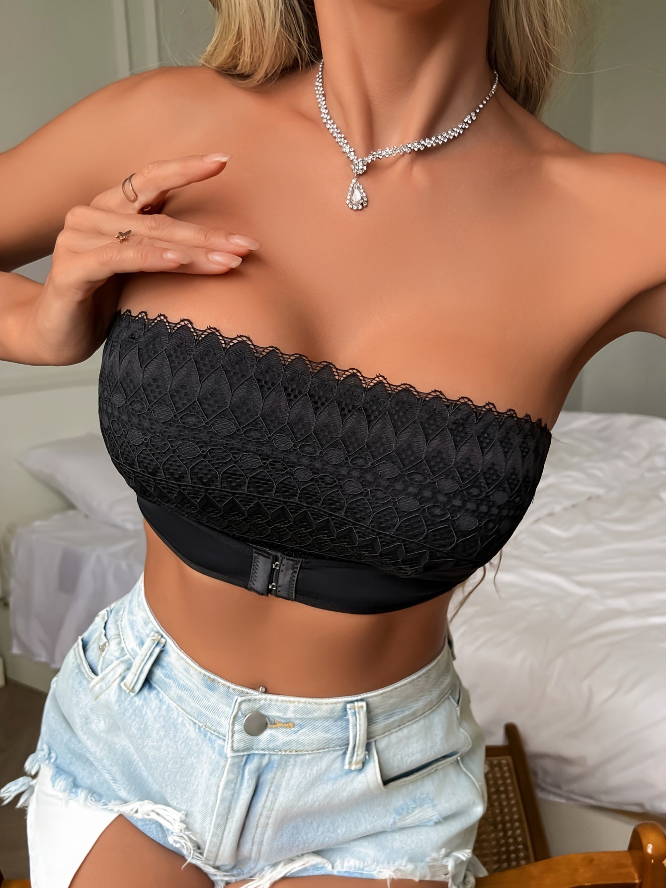 Sujetador bandeau de encaje sin cables con cierre frontal y push-up para mujeres