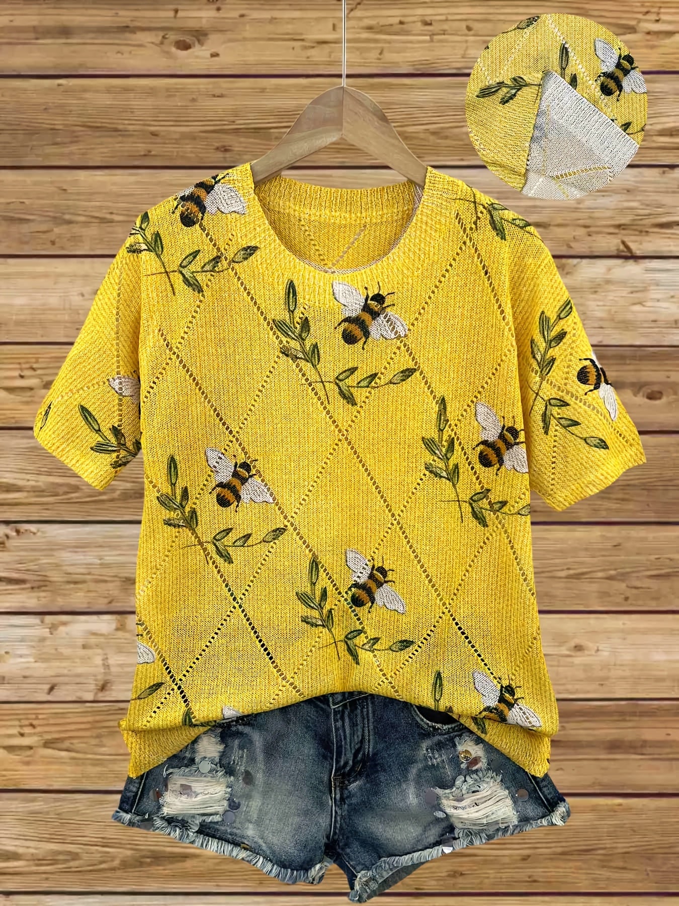 Women's Short Sleeve Top with Bee Pattern, Digital Print, Casual Style