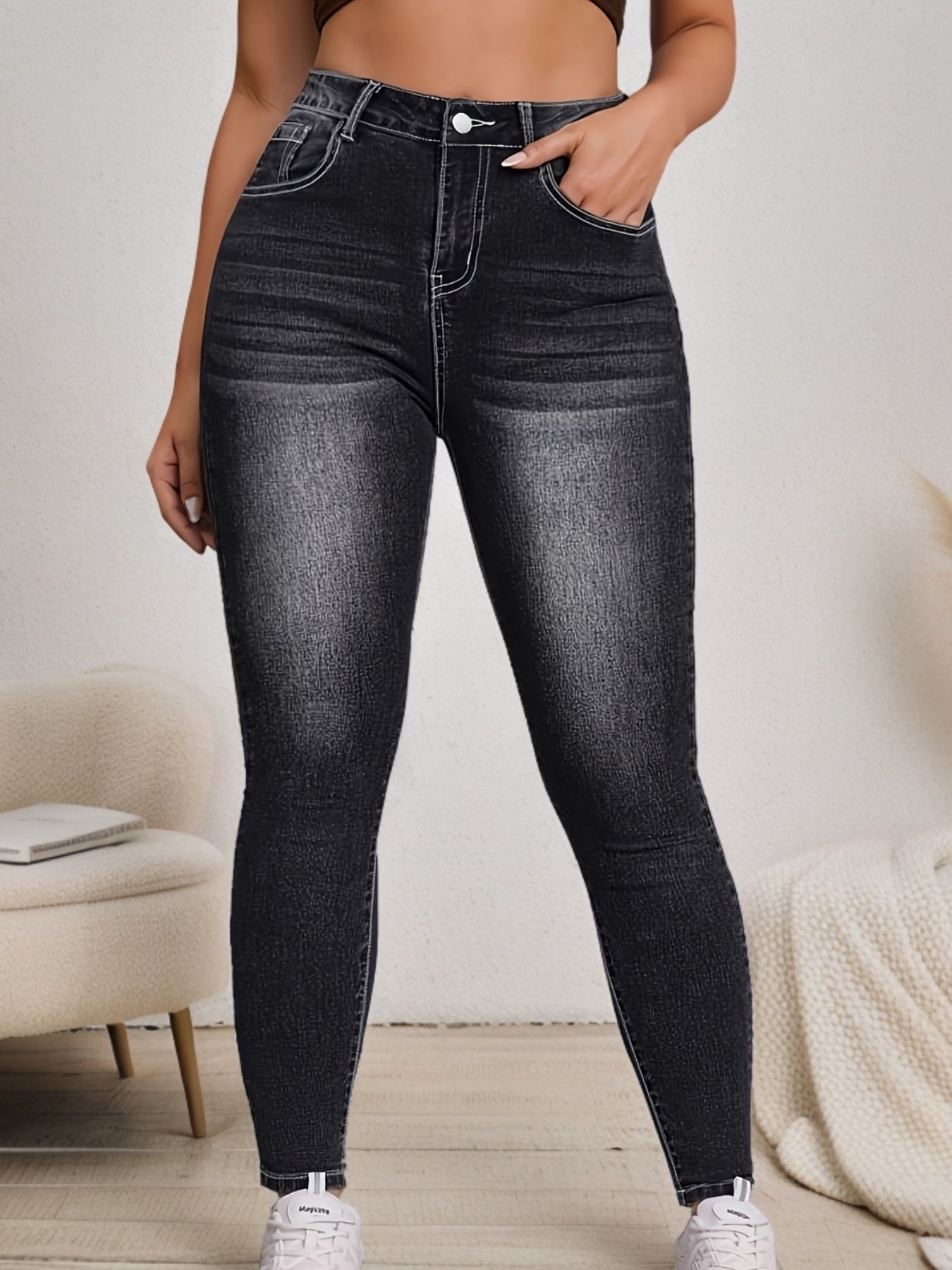 Plus Size Women Black Geometric Embroidered Stretch Denim Pants