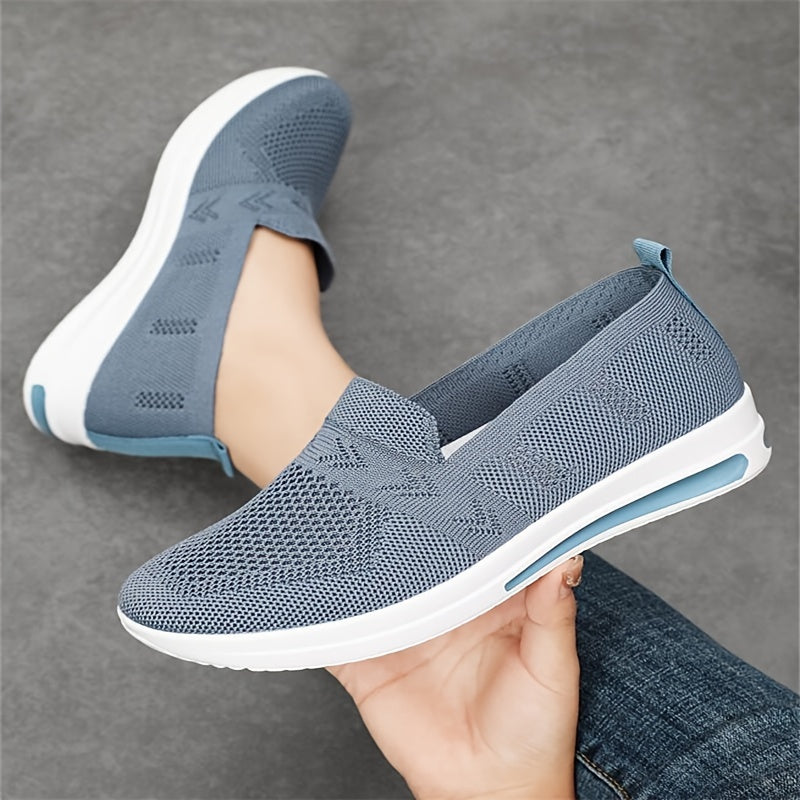 Ayollar uchun nafas oladigan slip-on sport poyabzali, yengil va kundalik yurish uchun mos
