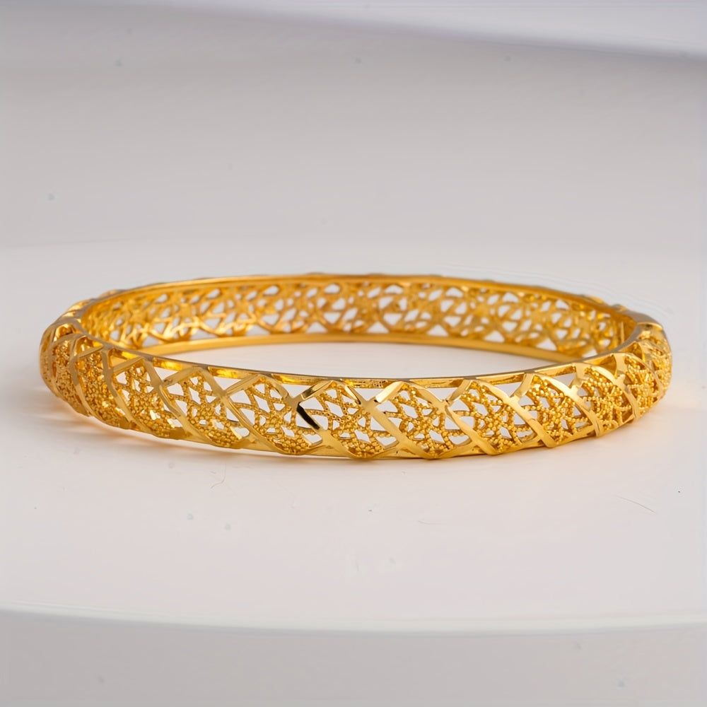 4 ta Elegant Luxury Mis Qulf Bracelets to'plami, Ayollar uchun Oltin Rangda, Ochiq Bangle Usuli, Kundalik kiyim uchun mukammal, Kampus tadbirlari va Har mavsum uchun ko'p qirrali moda aksessuar.