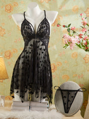 Ayollar uchun sexy uyqu kiyimlari va ichki kiyimlar uchun yurak dizayni chuqur V-shaklidagi slip ko'ylak va thong to'plami.