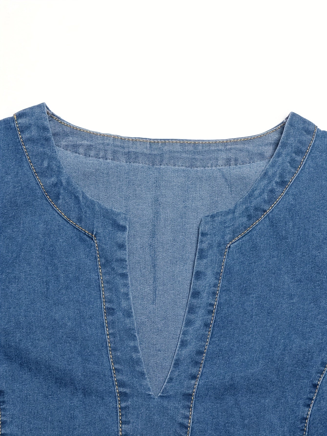 Ayollar uchun katta o'lchamdagi denim kiyi V-shaklli bo'yinli, qisqa qo'lli, bir rangli