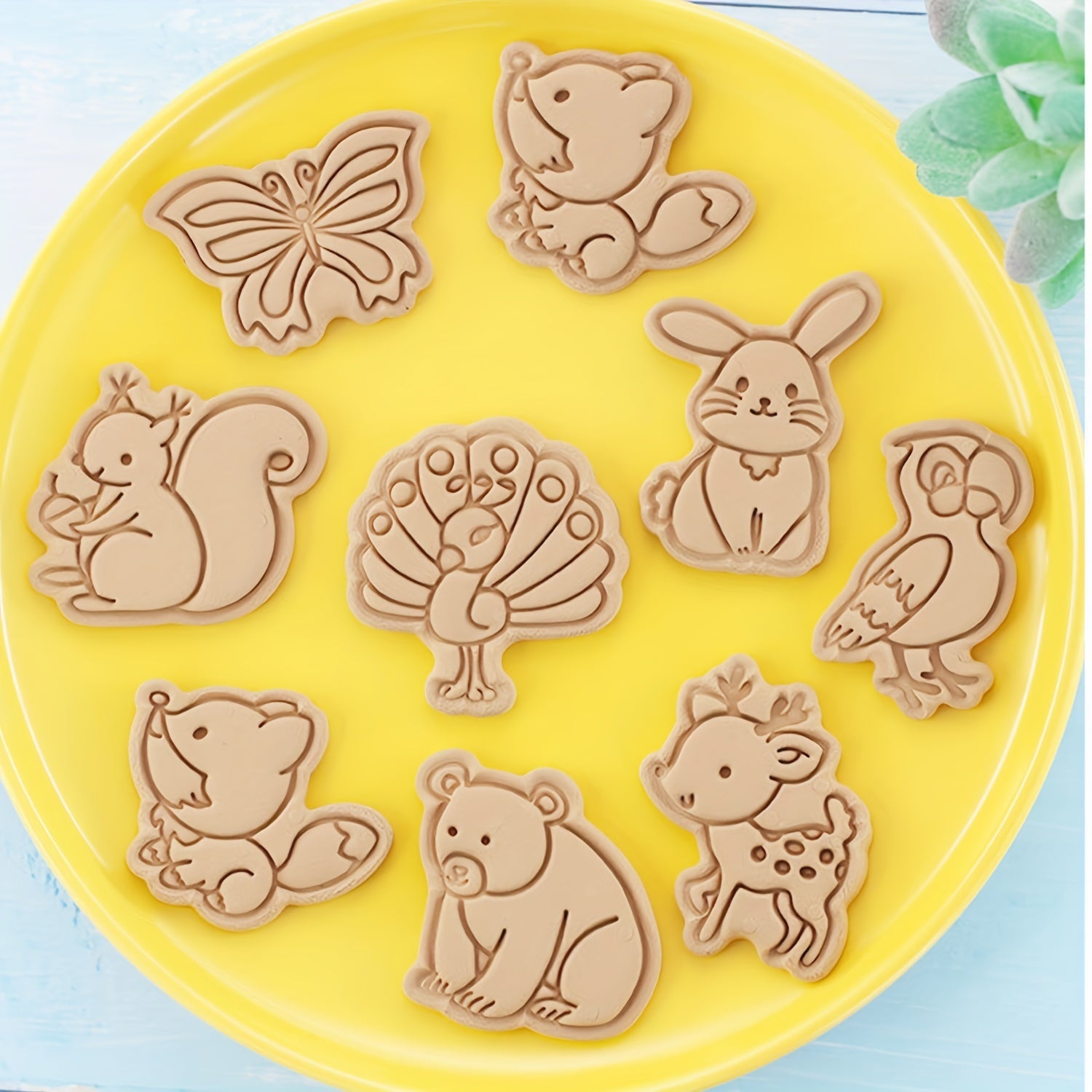 Set of 8 Cartoon Animal Cookie Cutters for Baking and Pastry Decoration