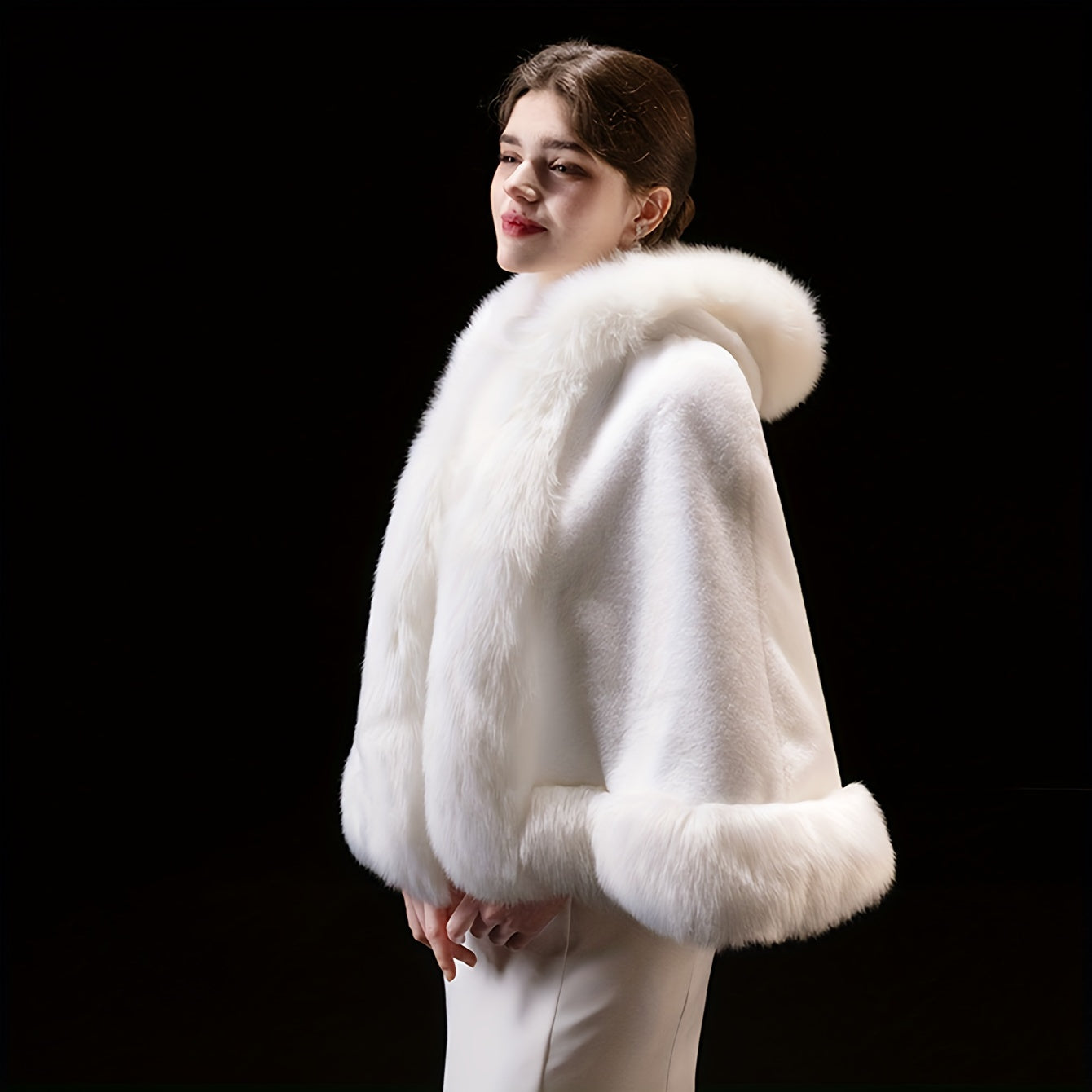 Women's Faux Fur Bridal Shawl Wrap Polyester Fiber Elegant Wedding Cape for Women