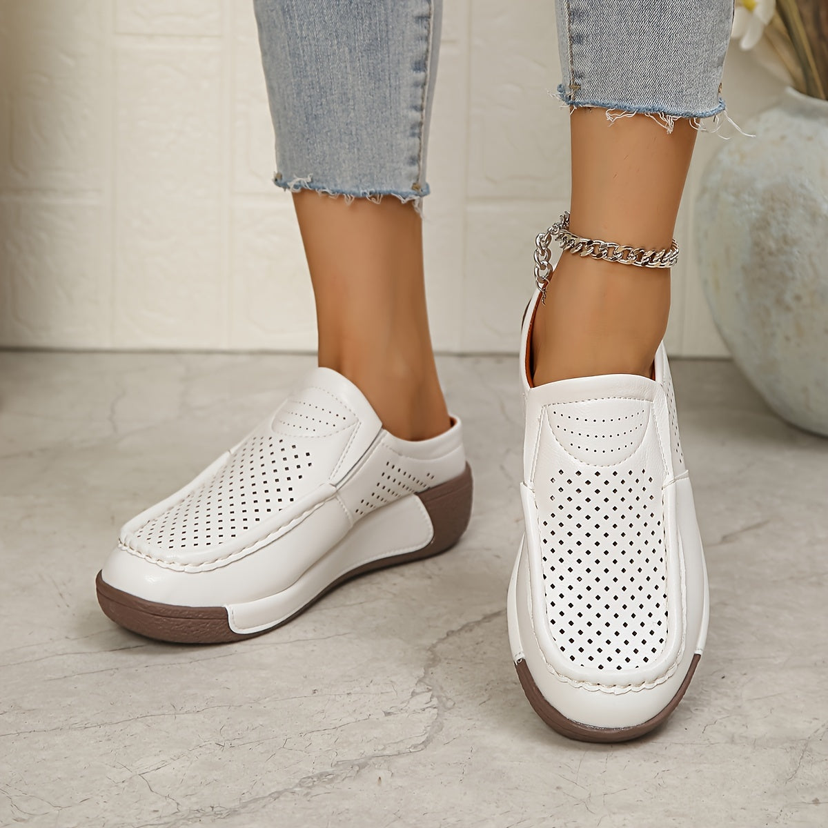 Women's Flat Mules Solid Color Casual Hollow Out Platform Shoes