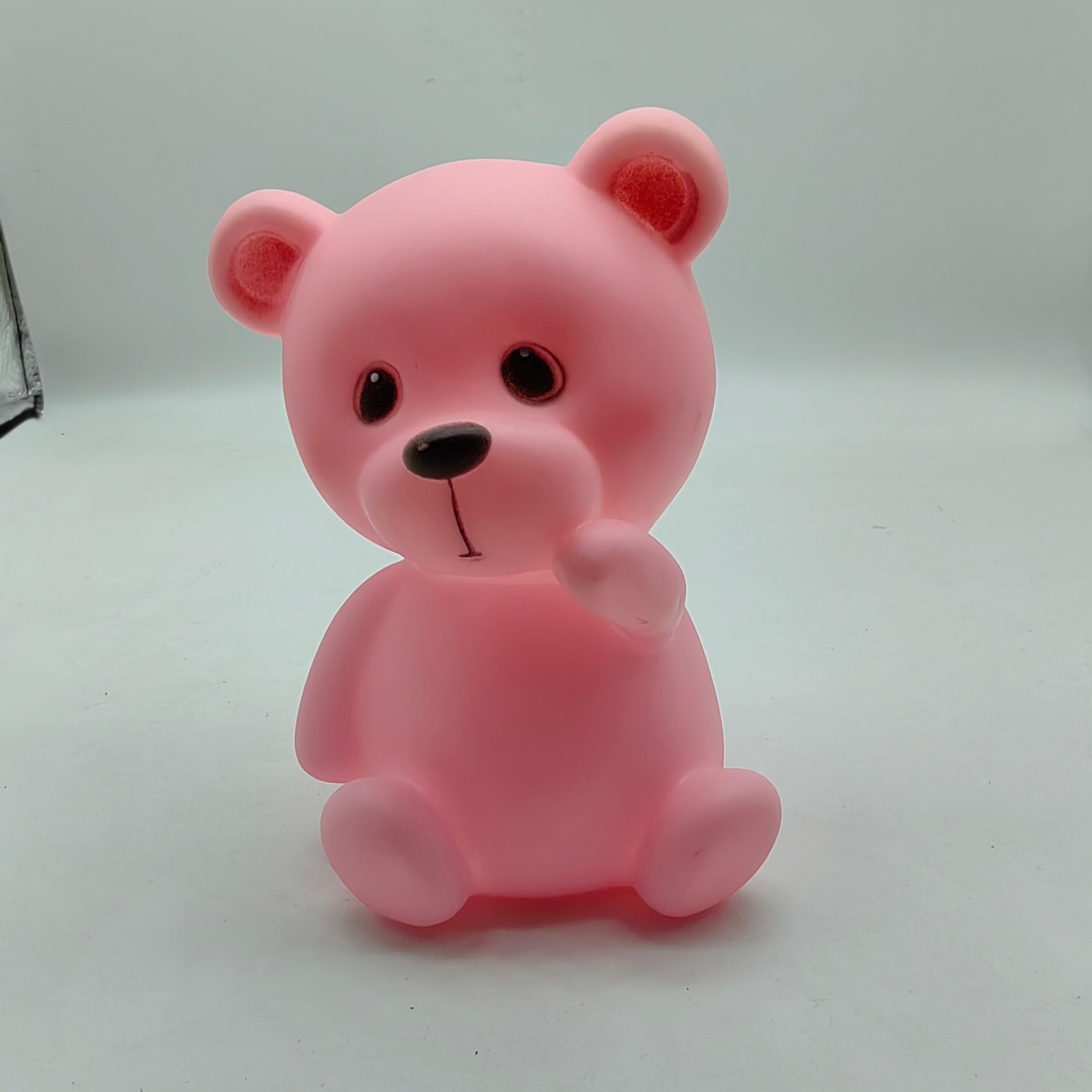 Luz nocturna de oso adorable para decorar la habitación de las niñas, lámpara de escritorio con batería