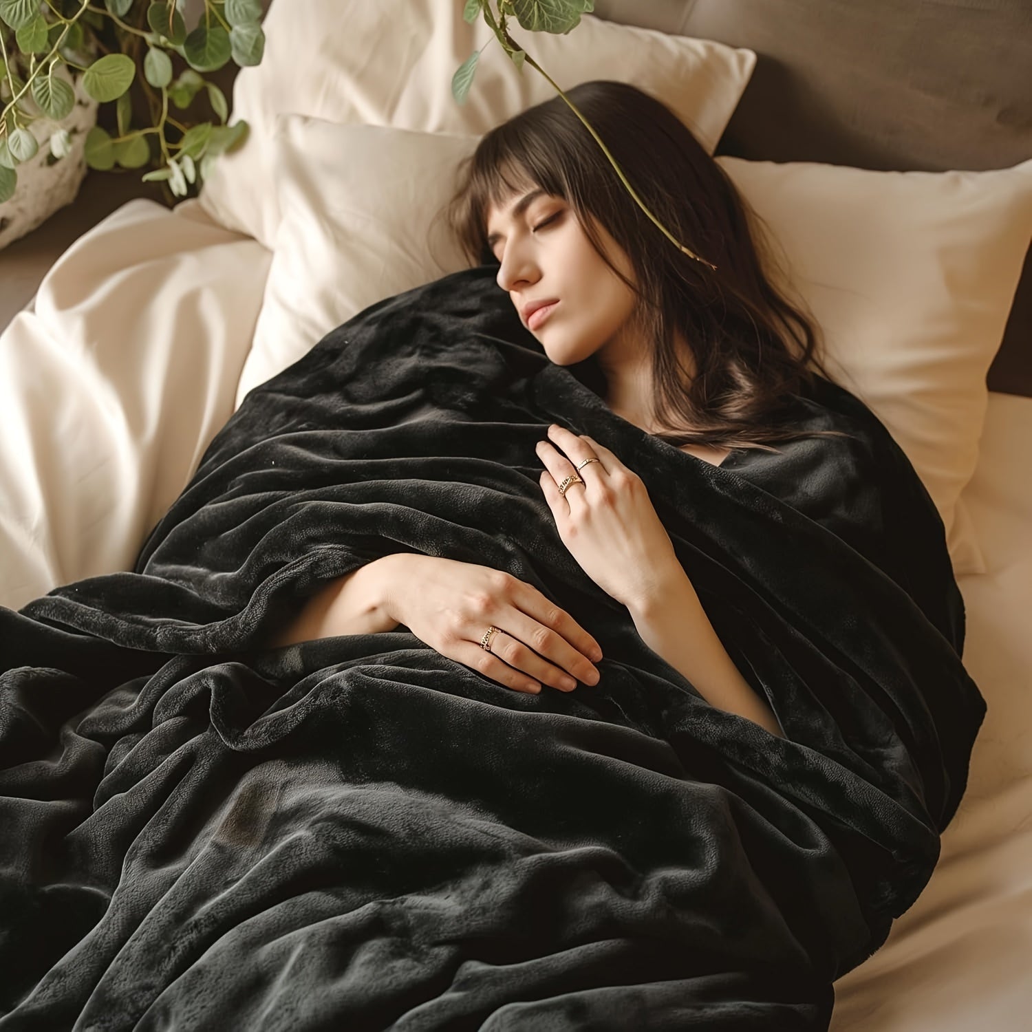 Manta de cama de franela negra para todas las estaciones, de felpa, suave y de microfibra