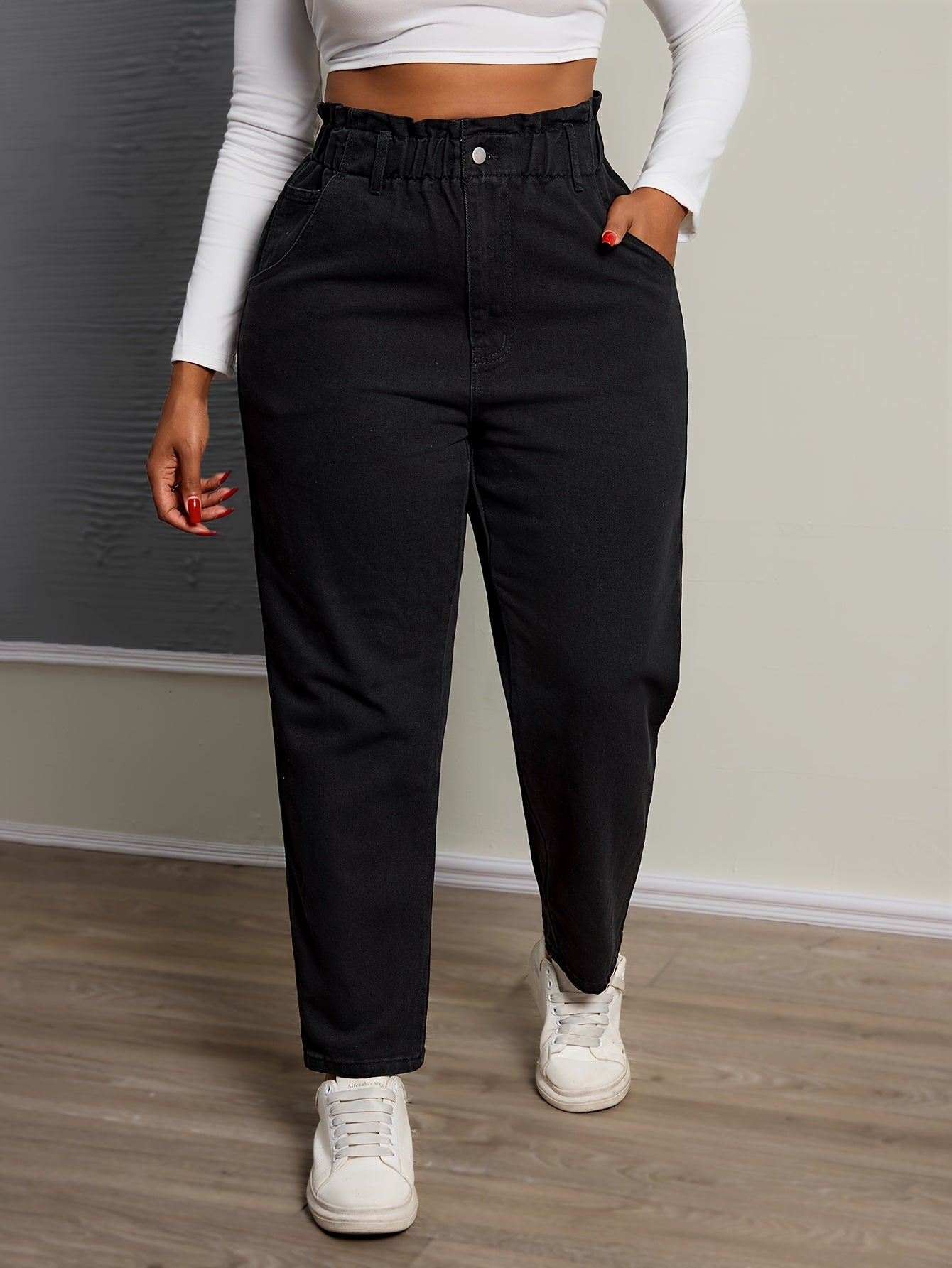 Women's Plus Size High-Waisted Straight Leg Jeans Slimming Denim with Elastic Waist