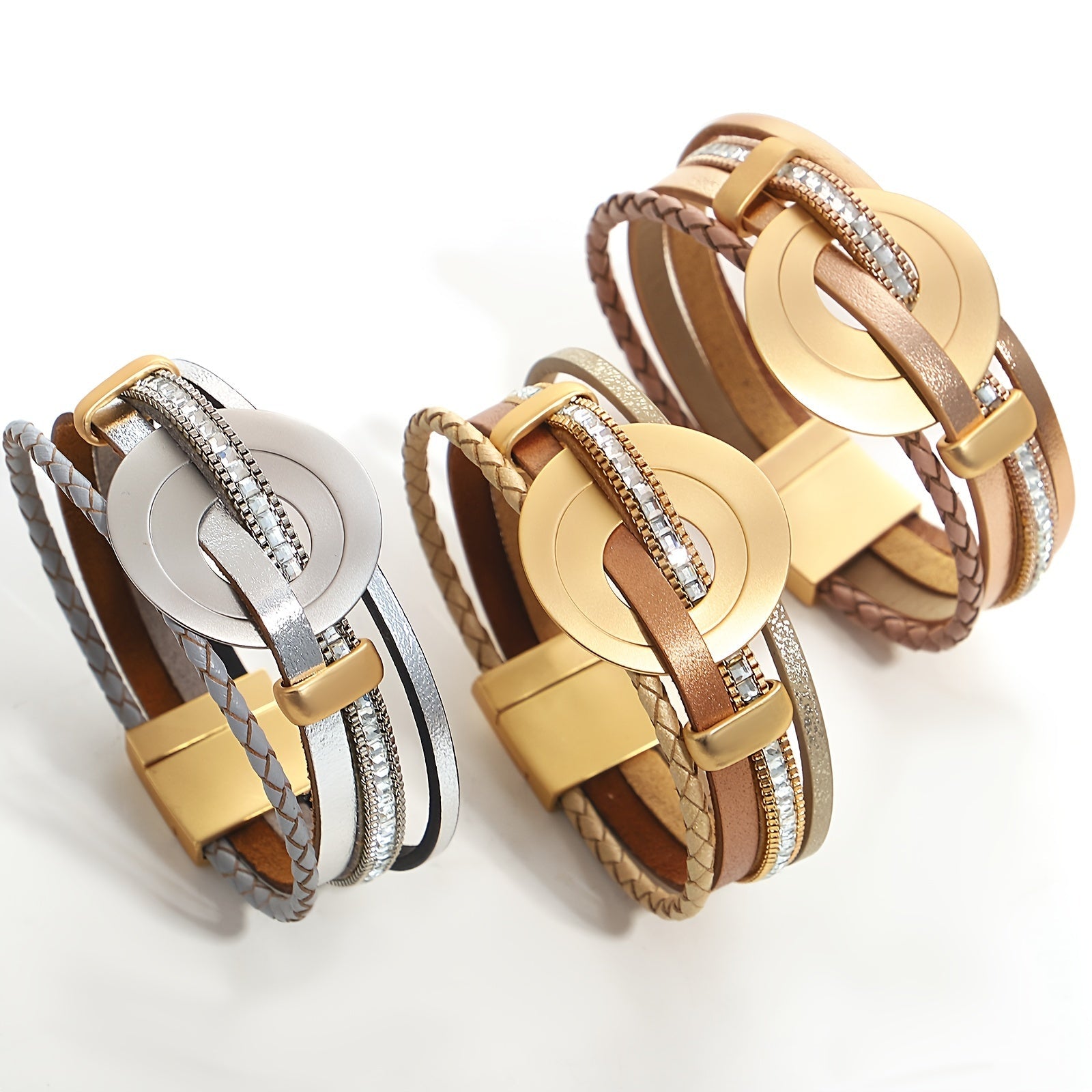 Браслет из искусственной кожи с квадратными кристаллическими бусинами и металлическим круглым кулоном - стильное украшение для рук и подарок для дам, с четырьмя слоями плетеного дизайна.