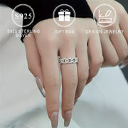 925 Sterling Silver dan yasalgan ajoyib keng halqa, porloq kubik zirkoniya bilan - har kuni kiyish yoki sovg'a berish uchun ideal, nafis sovg'a qutisi bilan birga keladi, mukammal zargarlik sovg'asi.