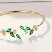 Ayollar uchun zamonaviy zargarlik buyumlari bilan mis bargli taqinchoq, kubik zirkon bilan