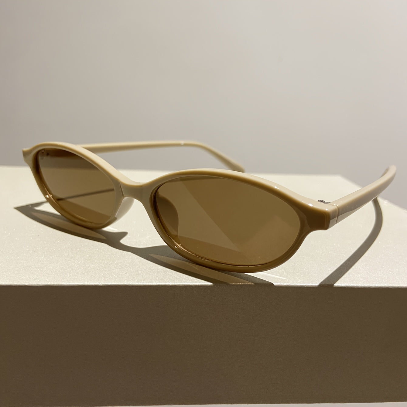 Unisex Cat Eye Glasses Fashion Accessories for Women and Men