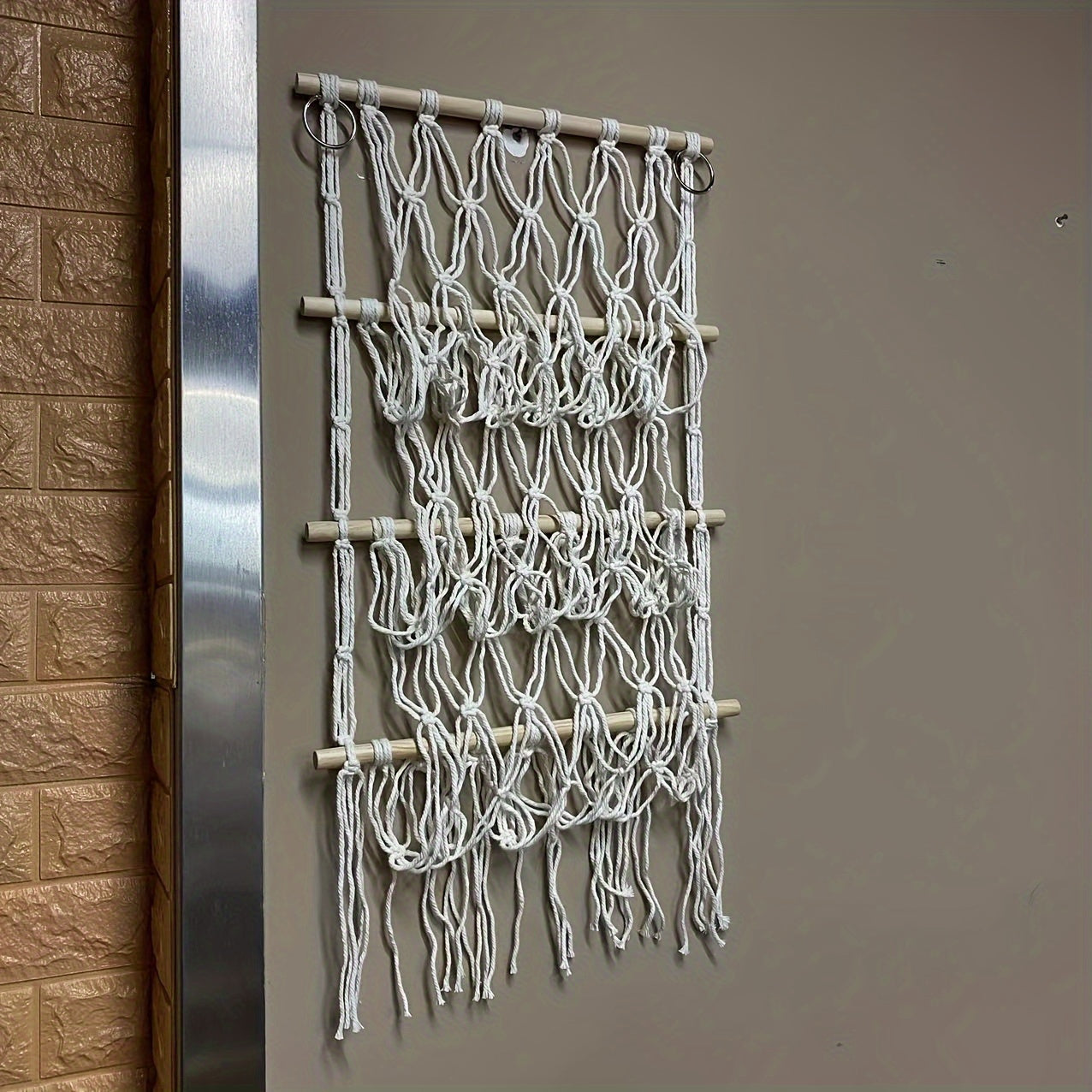 Bolalar o'yinchoqlari va yumshoq hayvonlar uchun yog'och makrame tashkilotchisi, bolalar bog'chasini bezatish, o'yin xonasi g'arbasi, yotoqxona aksessuari va o'g'il-qizlar uchun hunarmandchilik ta'minoti tashkilotchisi.